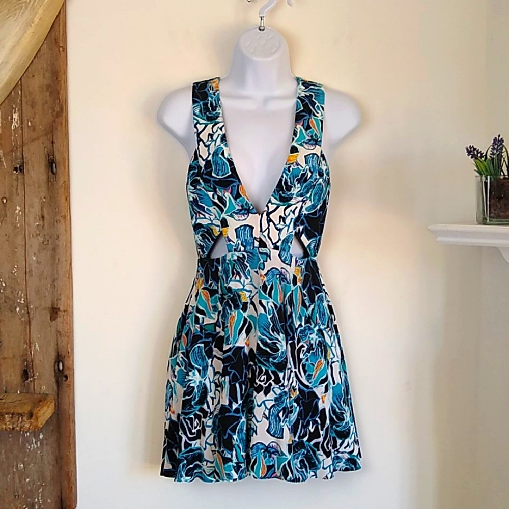 Tropical Plunge V Neck Mini Dress  NBX The Naven Twins XS